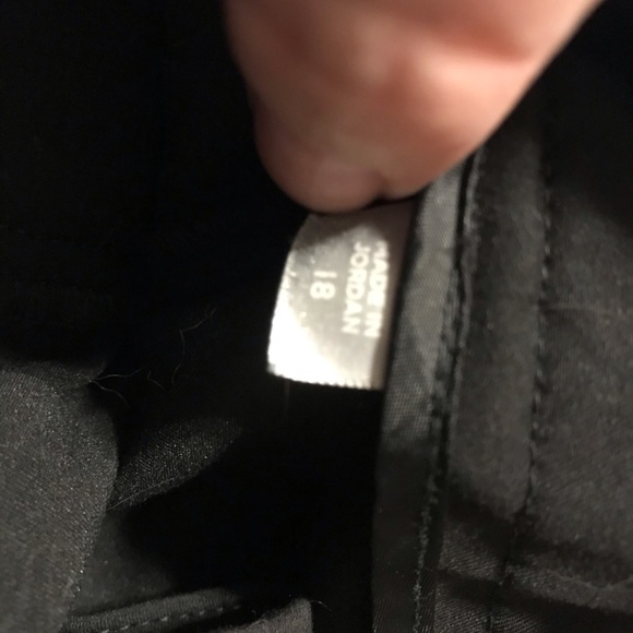 Avenue black Capri dress slacks - Picture 7 of 7